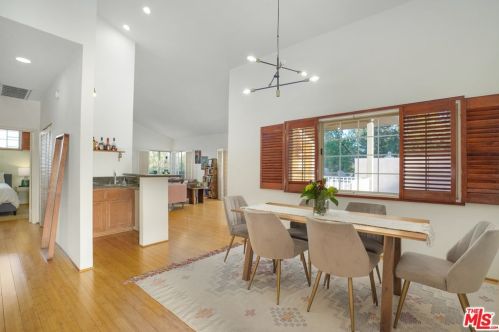 11155 Sunshine Ter, North Hollywood, CA 91604-3169