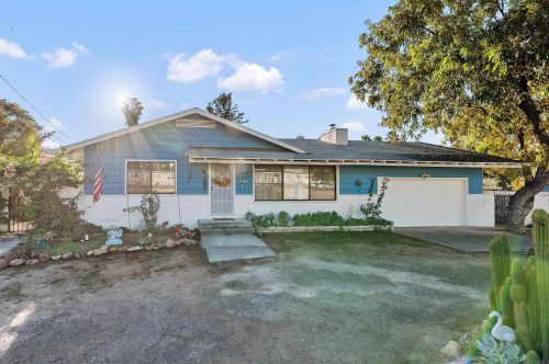 8748 Los Coches Rd, Lakeside CA  92040-5151 exterior