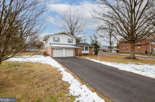 604 Oak St, Limerick, PA 19468-2126