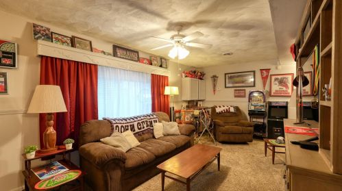 10272 Frd Rd, Cambridge OH  43725-9521 exterior