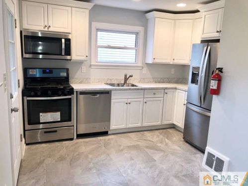 27 Forrest St, Iselin NJ  08830-2024 exterior
