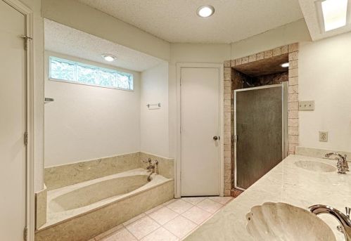 1319 Huntington Dr, Richardson TX  75080-2810 exterior