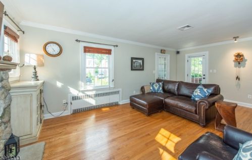 17 Kennedy Rd, Greystone Park NJ  07950-2311 exterior