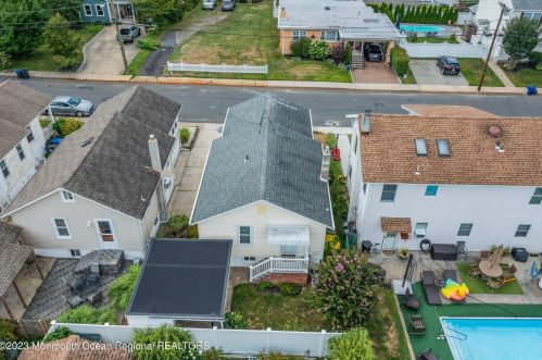 1604 Maplewood Rd, Belmar NJ 07719-3151 exterior