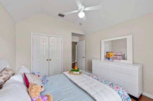 1912 Tree Line Rd, Lewisville TX  75028-8225 exterior