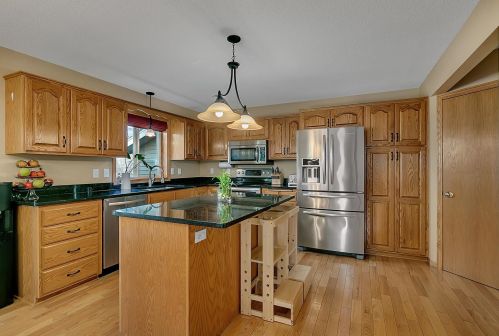 1905 Grizzly Ln, Sartell MN  56377-2070 exterior