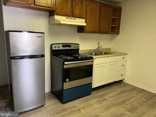 128 Main St, Spring Grove, PA 17362-1116