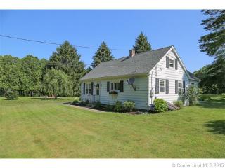26 Gendron Rd, Moosup, CT 06354-2003
