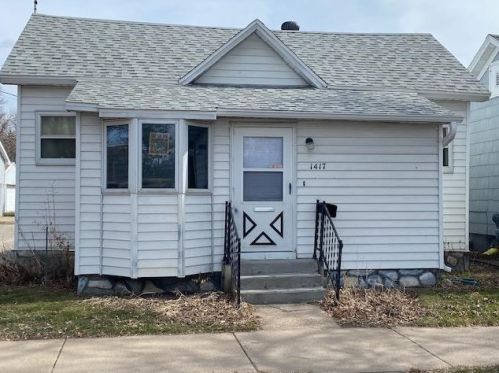 1417 9th St, La Crosse, WI 54601-5446
