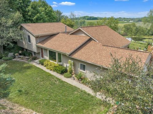 3899 Beaver Dam Rd, West Bend, WI 53090-9301