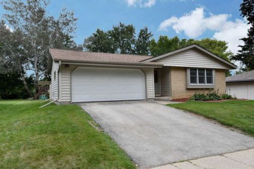 2101 Garvens Ct, Waukesha, WI 53188-3105