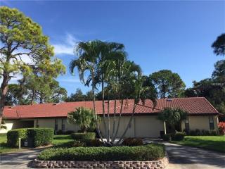 7913 Timberwood Cir, Sarasota, FL 34238-2914