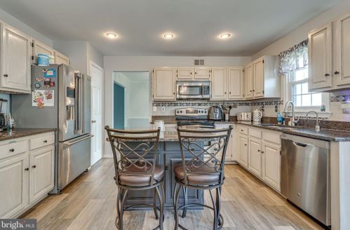 14100 Heatherstone Dr, Bowie MD  20720-4833 exterior