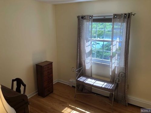 1105 Steuben Ave, N Milford NJ  07646-3264 exterior