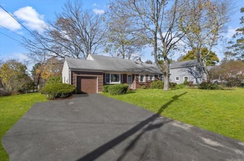 2713 Larkspur St, Yorktown Hgts, NY 10598-3026