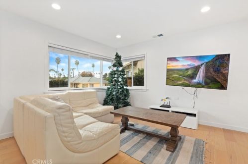 2217 190th St, Redondo Beach, CA 90278-5002