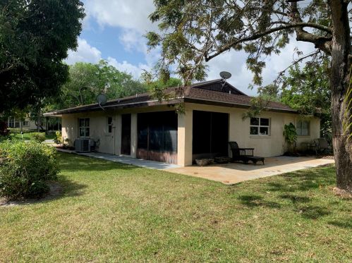 5027 Rose Hill Dr, Boynton Beach, FL 33437-1319