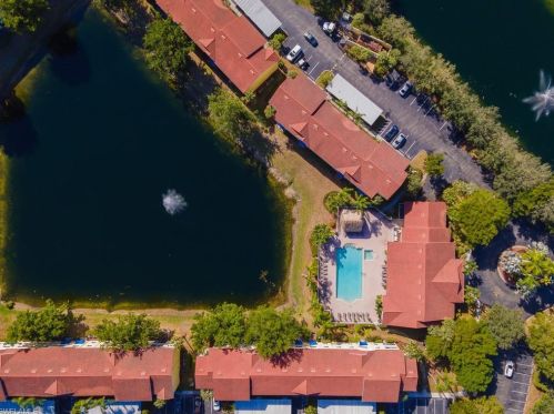 8304 Key Royal Cir, Naples FL  34119-6804 exterior