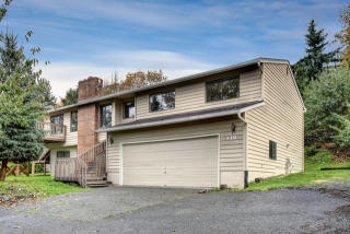 116 Kensington Ave, Kent, WA 98030-6047