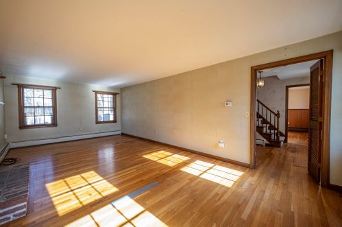 27 Cabot Dr, Nashua NH 03064-1630 exterior