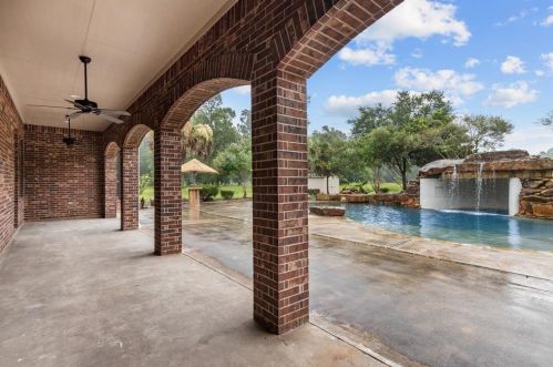 511 County Road 6510, Mont Belvieu TX  exterior
