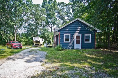 16 Shumway Ave, Killingly, CT 06239-2231