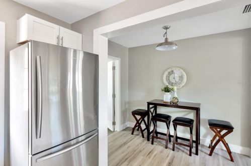1047 48th Ave, Saint Petersburg FL  33703-3633 exterior