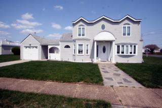 2207 Brigantine Ave, Brigantine City, NJ 08203-1934