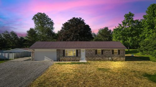 197 Helen Rd, Pataskala, OH 43062-9313