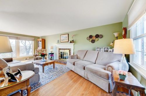 901 Lovingston Dr, Pittsburgh, PA 15216-1709