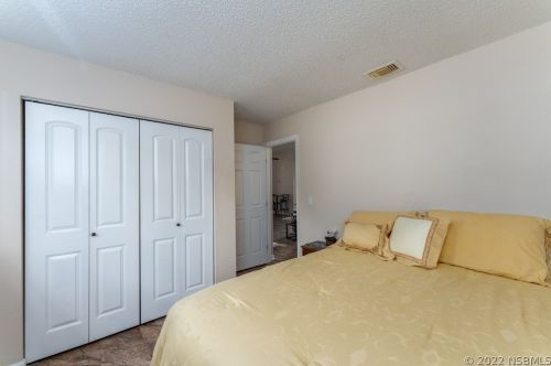 2033 Brewster Dr, Deltona FL  32738-9597 exterior