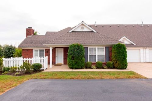 7901 Manner Pointe Dr, Louisville, KY 40220-3229