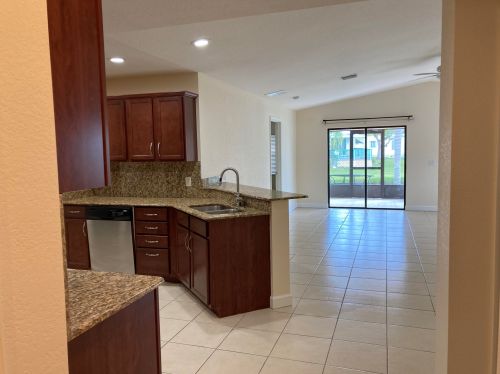 116 Camino Del Rio, Fort Pierce FL  34952-2375 exterior