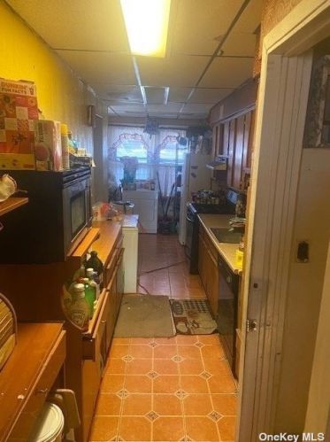142-31 230th St, Jamaica, NY 11413-2106