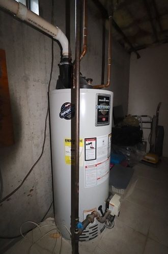 218 Norfolk St, Worcester MA 01604-2910 exterior