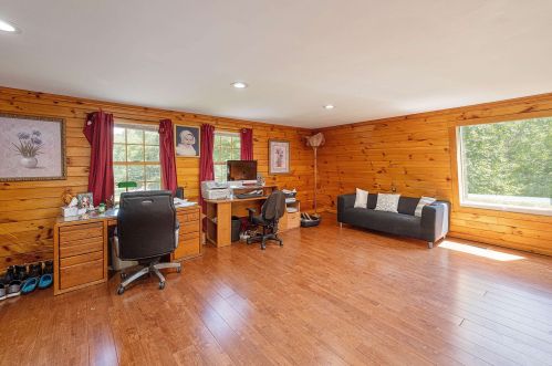 12 Happy Ave, Derry NH  03038-5419 exterior