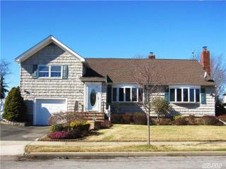 3 York Pl, East Massapequa NY  11758-2719 exterior