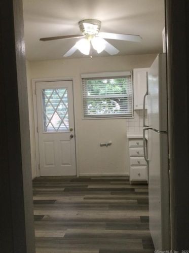 32 Courtland Ave, Stamford CT  06902-3429 exterior