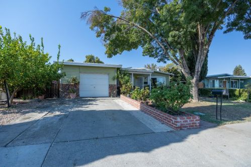 9 Ashley Ave, Woodland CA  95695-2509 exterior