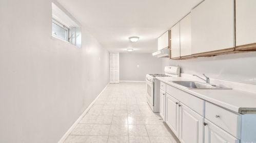 26 Elm St, Central Islip NY  11722-4145 exterior