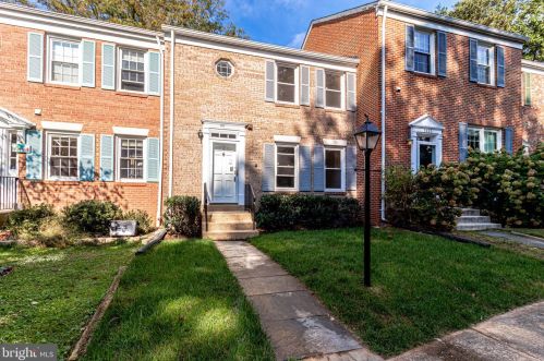 5422 Brixham Ct, Springfield VA  22015-1921 exterior