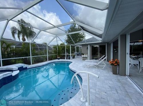 3843 9th Ln, Vero Beach FL  32960-6122 exterior
