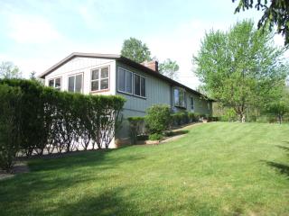 6994 Coon Club Rd, Medina, OH 44256-8582