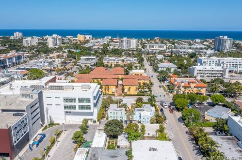 90 5th Ave, Delray Beach FL  33483-5427 exterior