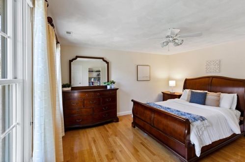 8 Logan Dr, Lincoln RI  02865-1349 exterior