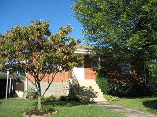 2824 Plantation Rd, Roanoke VA  24012-4464 exterior