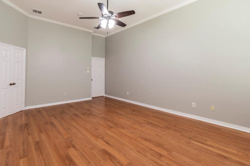 1405 Glen Hollow Ln, Lewisville TX  75028-3870 exterior