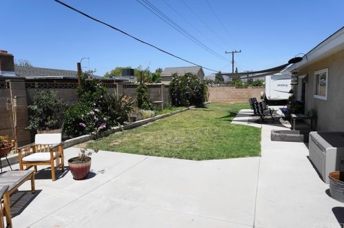 1243 4 St, Simi Valley CA 93065-3247 exterior