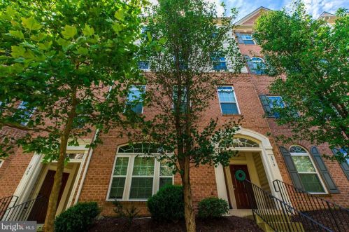 2515 Eastbourne Dr, Woodbridge, VA 22191-4145