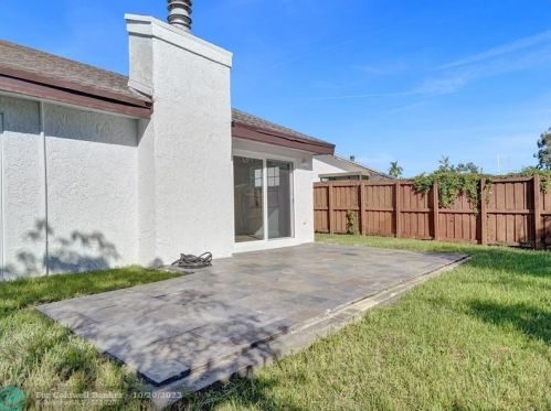 212 2nd Ct, Dania Beach FL  33004-4813 exterior